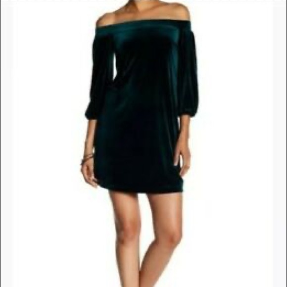 Velvet off the shoulder dress - Picture 2 of 2